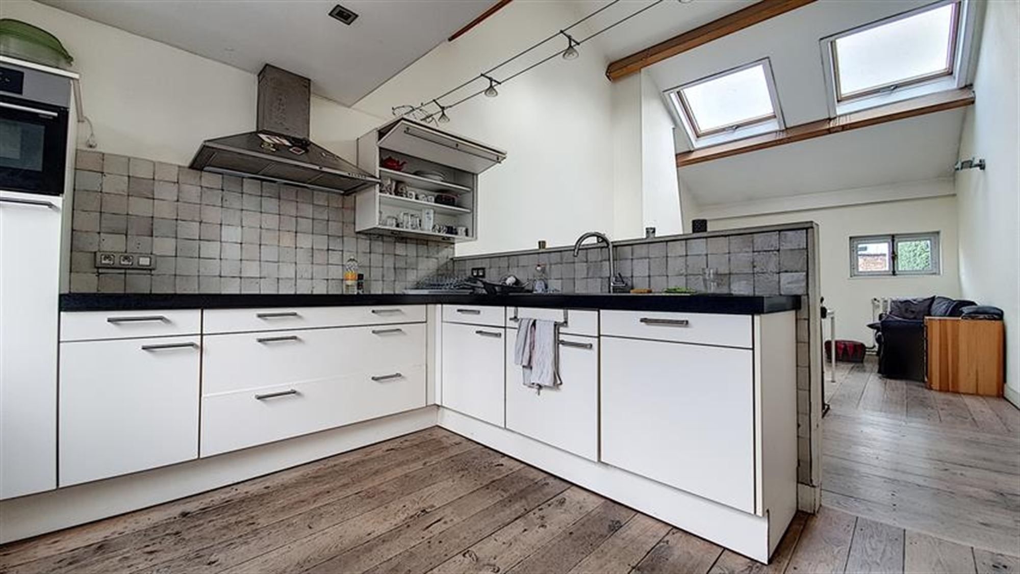 BRUSSEL / In historische Zavel wijk - Prachtig triplex appartement met 3 slaapkamers foto 2