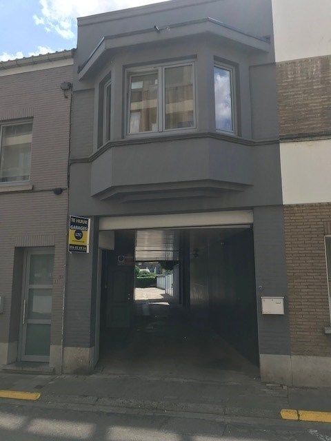 Garage te huur Eeuwfeeststraat 5 - box/90 - 3300 Tienen