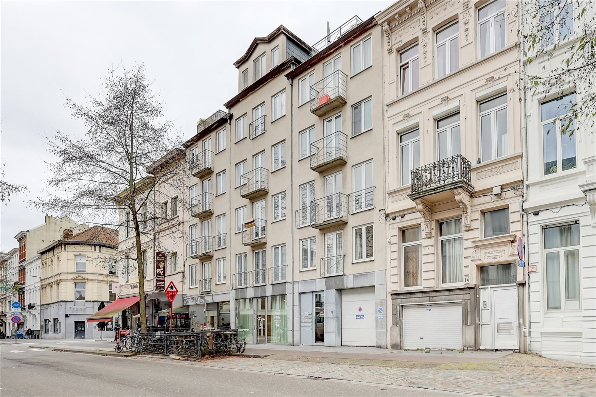 Appartement met twee slaapkamers vlakbij 't Zuid in Antwerpen foto 13