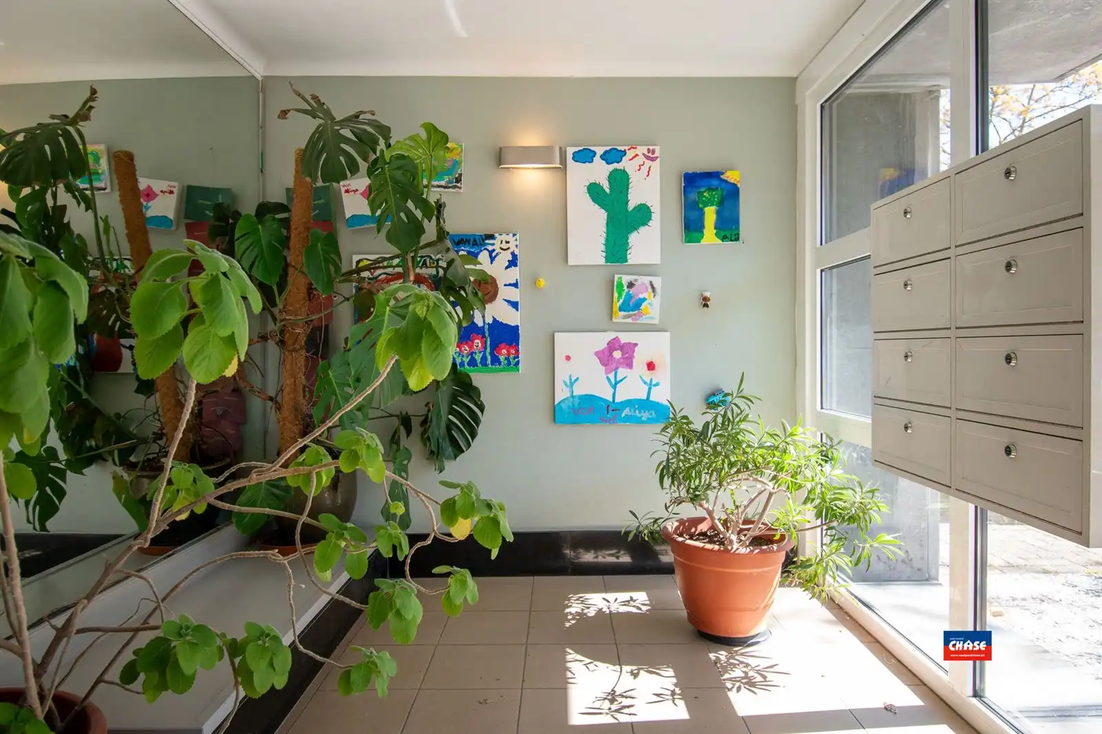 Modern en lichtrijk appartement met 2 slaapkamers en kelderberging. foto 15