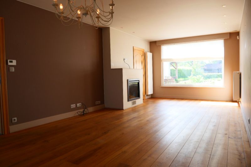 Uiterst charmante woning te huur in het centrum van Waregem foto 4