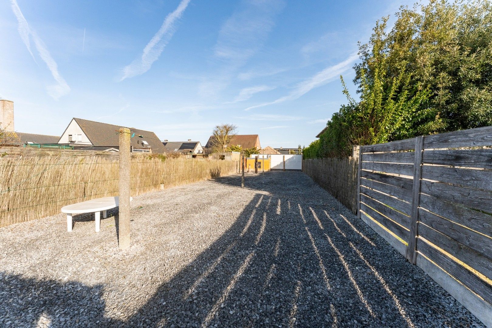 Instapklare woning met 3 slaapkamers, garage en diepe tuin op 449 m² foto 14