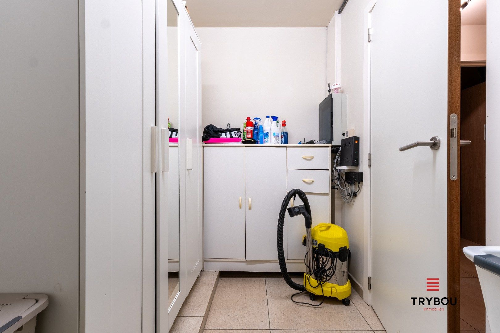 Ruim duplexappartement vlak bij het centrum van Roeselare foto 12