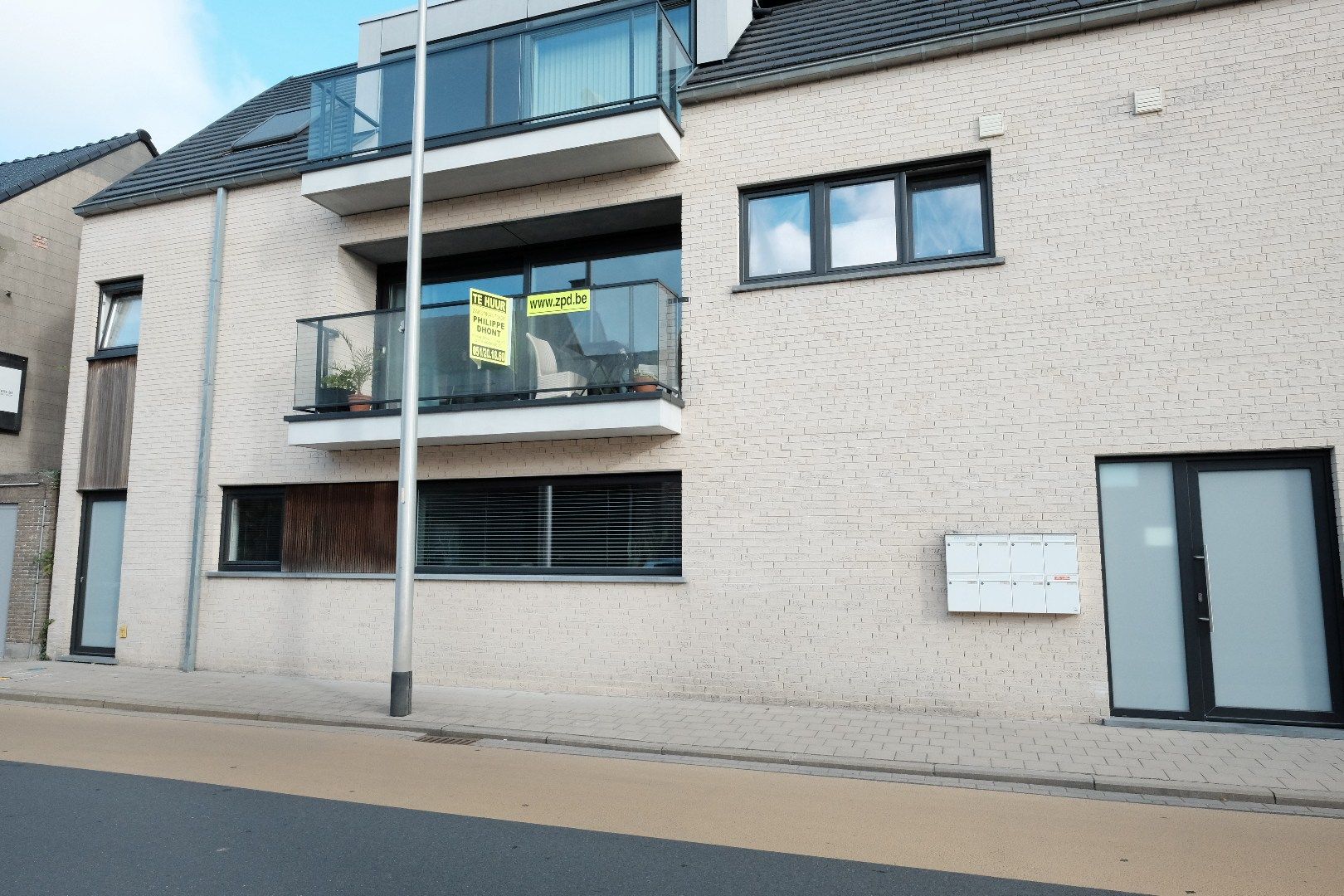 Appartement met garage en terras foto {{pictureIndex}}