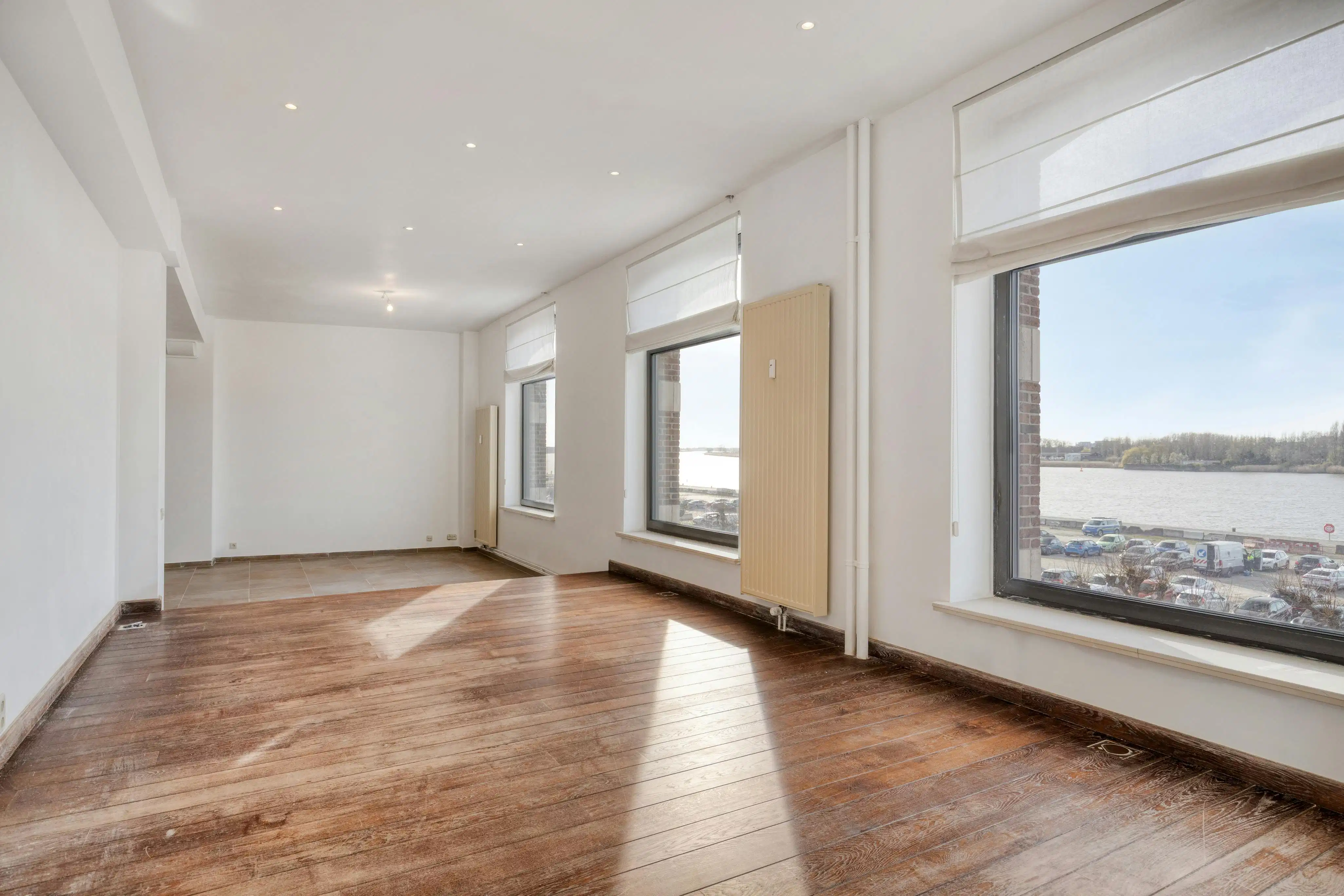 Twee slaapkamer appartement met Scheldezicht te koop in Antwerpen foto 2