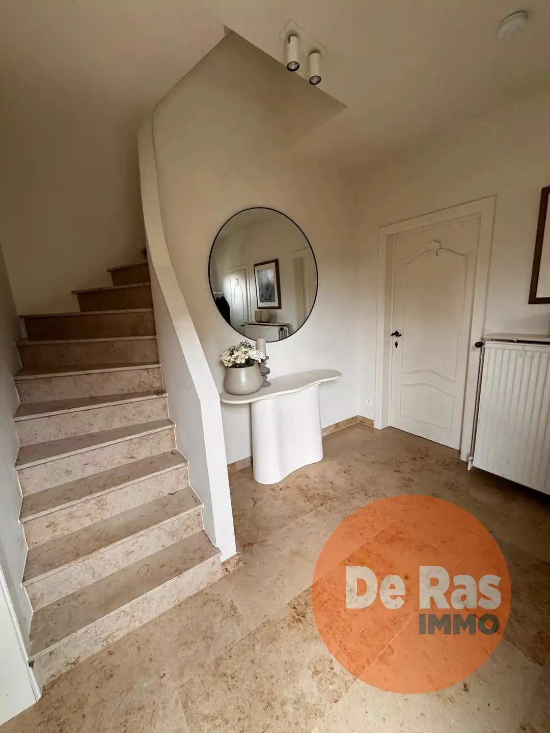 HERZELE- Gerenoveerde villa in een groen kader nabij centrum foto 6