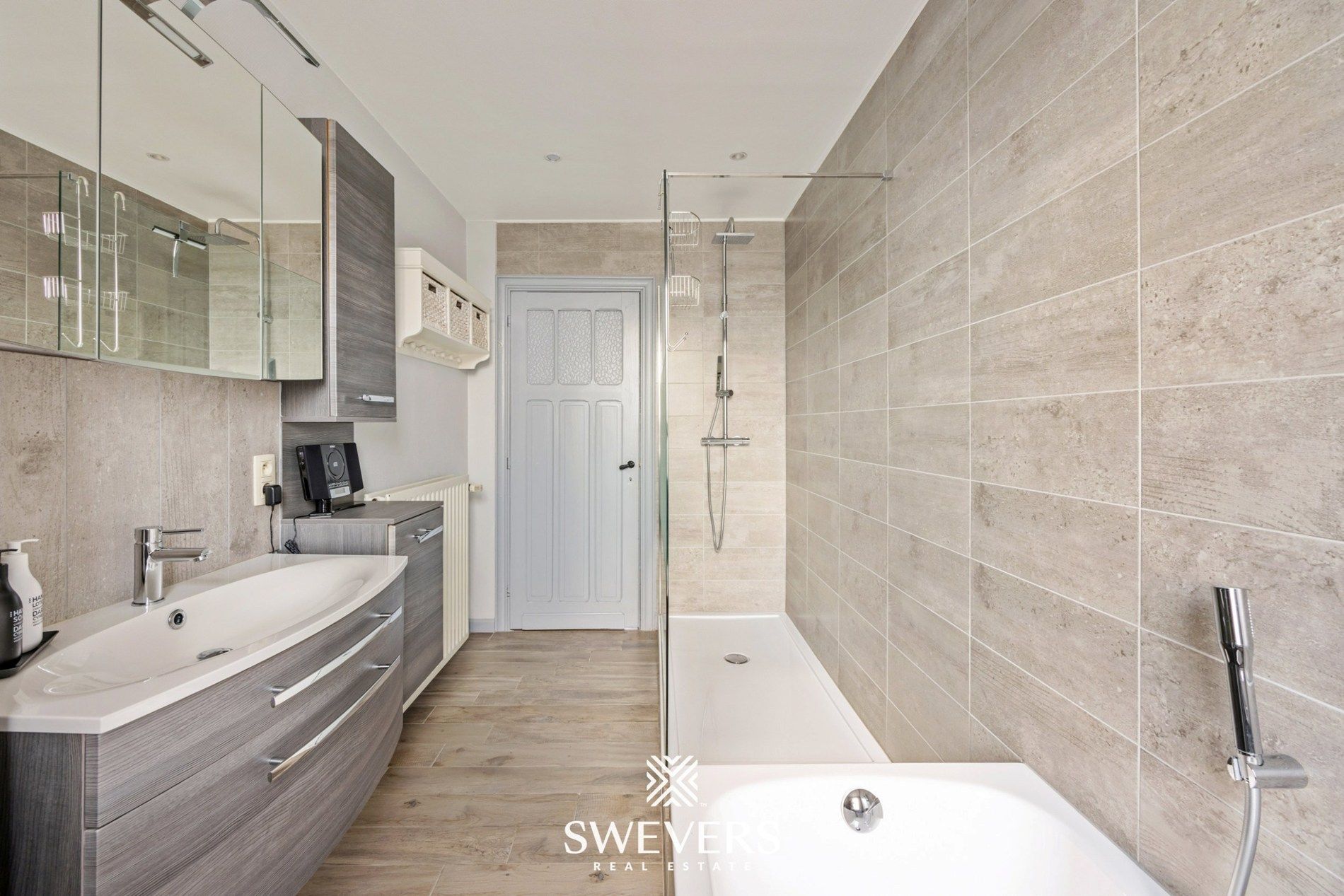 Instapklare gezinswoning met ruimte, tuin en rendement in Leopoldsburg foto 21