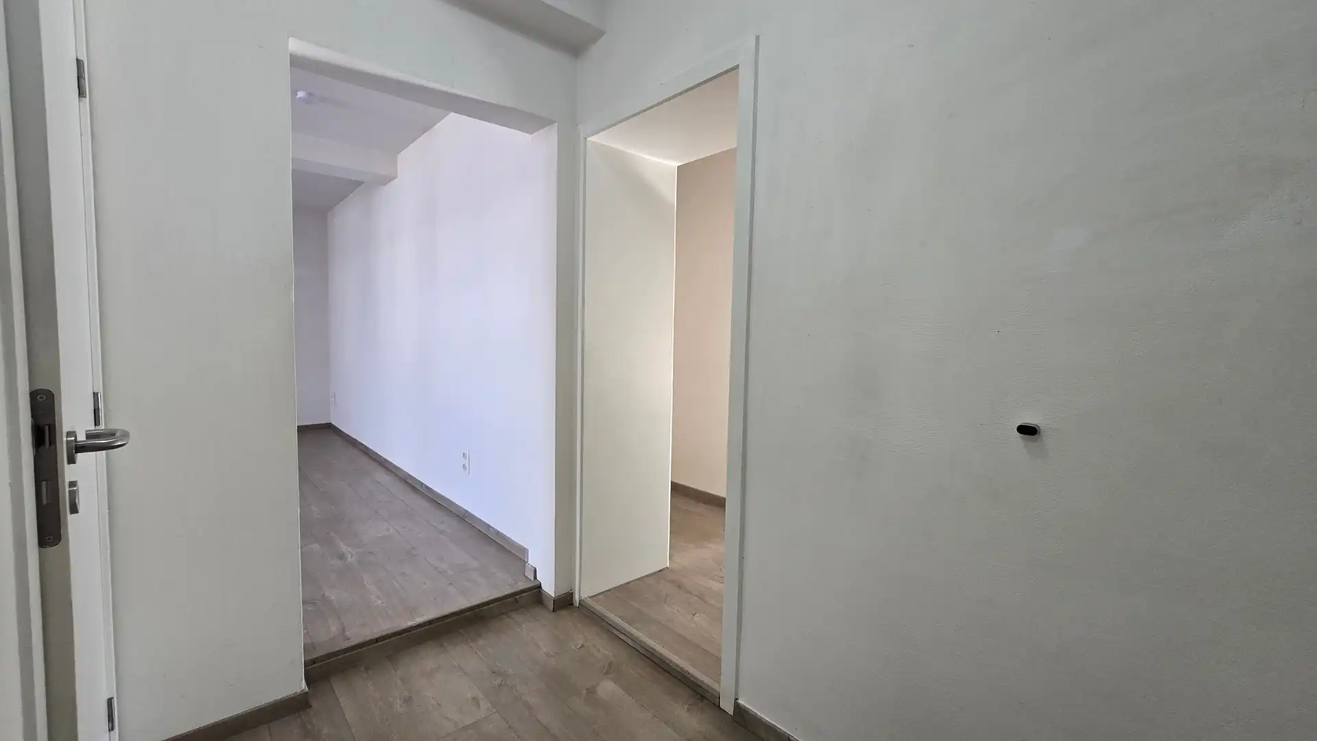 Compleet gerenoveerd appartement met 2 slaapkamers te Meerbeek foto 5