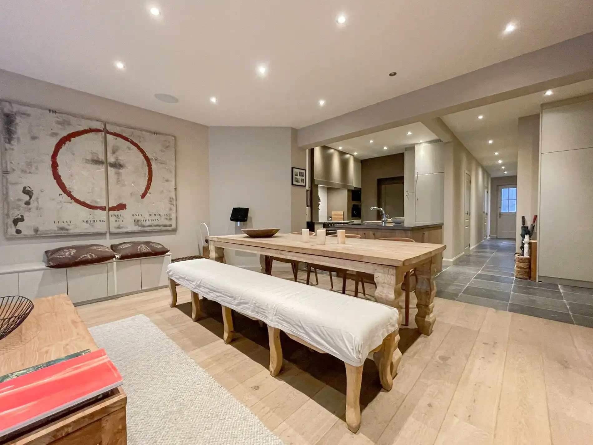 Aangenaam, perfect onderhouden appartement met een ruim terras. foto 10