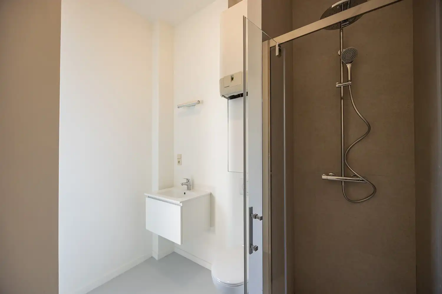 Volledig gerenoveerd gelijkvloers appartement met zuidoost-gericht koertje in Antwerpen foto 12