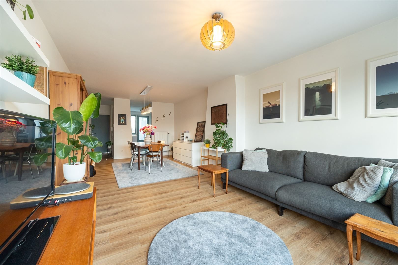 Prachtig instapklaar en lichtrijk appartement met 2 slaapkamers foto 2