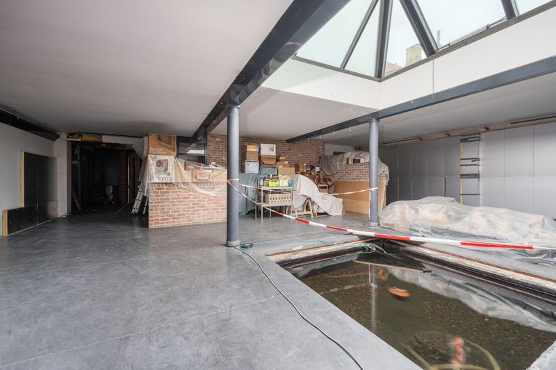 Centrum Roeselare - Bedrijfsgebouw met woongelegenheid en garage foto 12