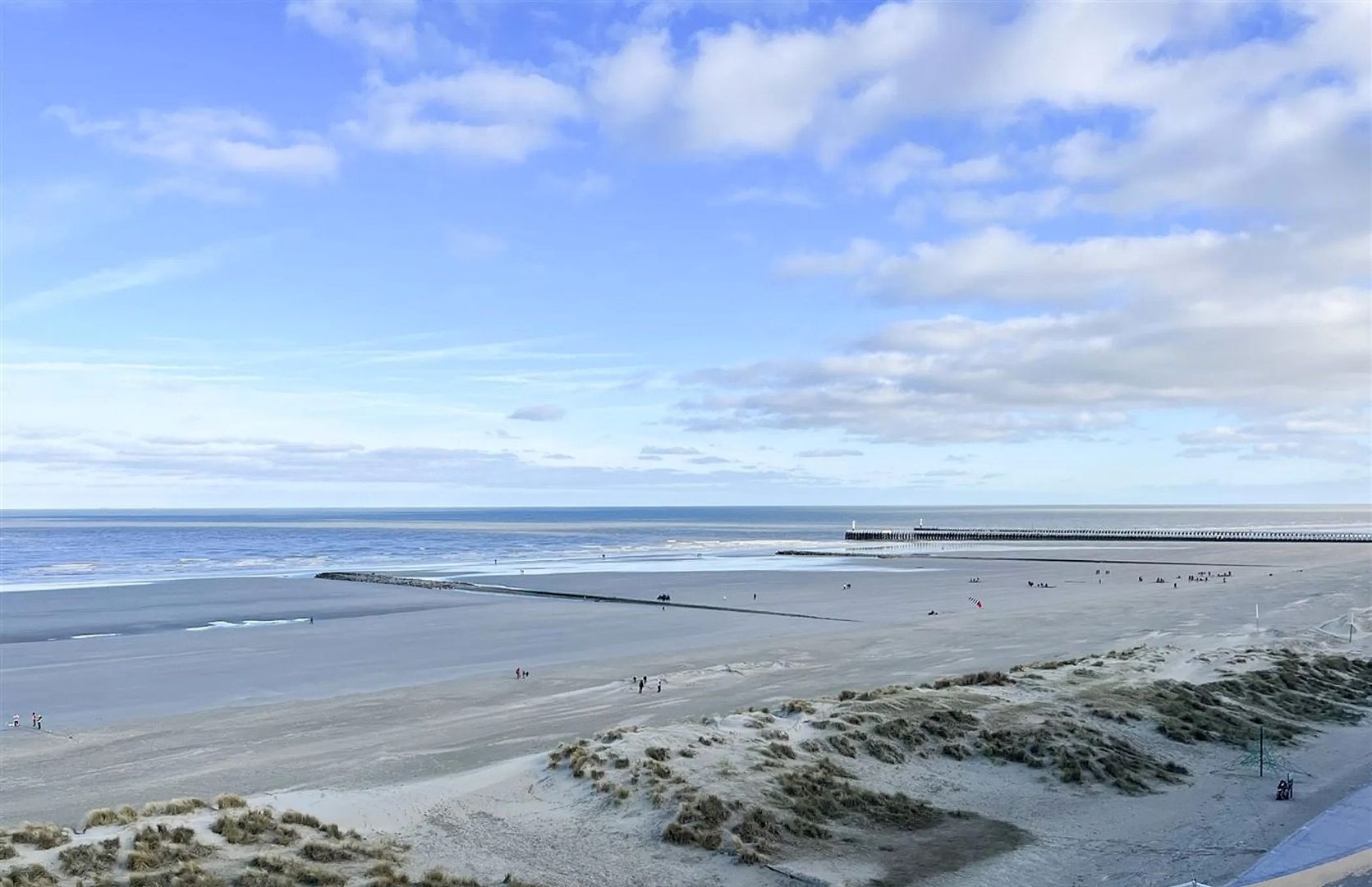 Prachtig gerenoveerd 3  slaapkamer appartement met frontaal zeezicht te Nieuwpoort-Bad foto 2