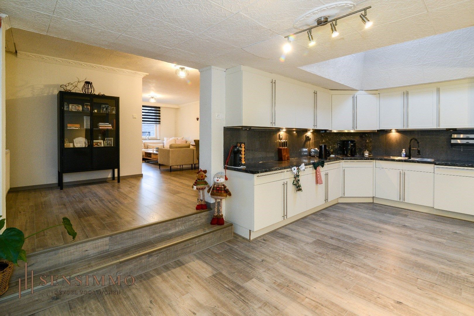 Instapklare half open bebouwing met 4 slaapkamers  in Dilsen-Stokkem foto {{pictureIndex}}