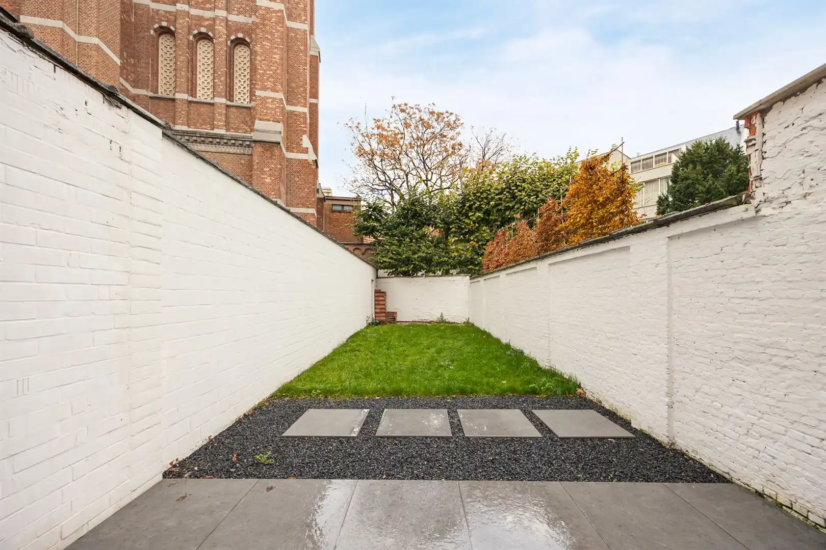 Woning met 2 gerenoveerde appartementen foto 6