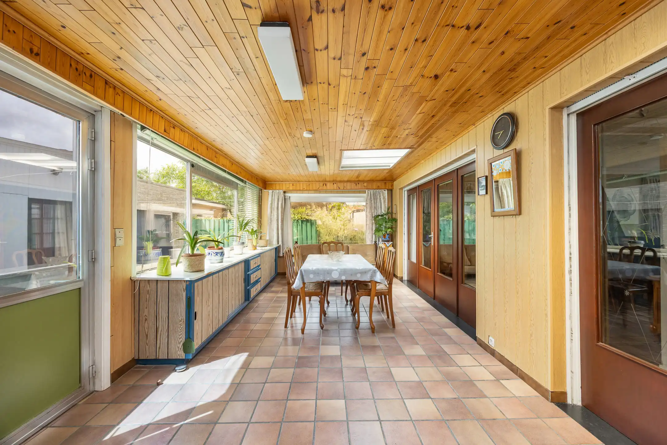  Halfopen bebouwing met tuin en garage foto 10