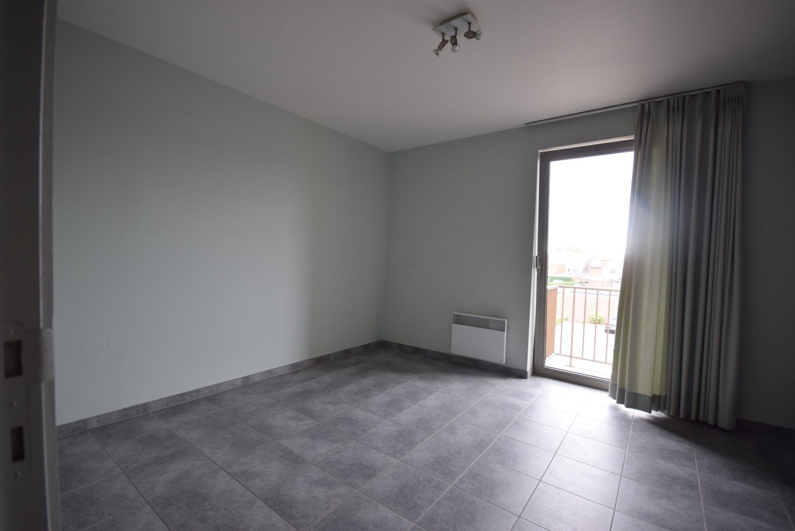 TWEE-SLAAPKAMERAPPARTEMENT MET GARAGE foto 13