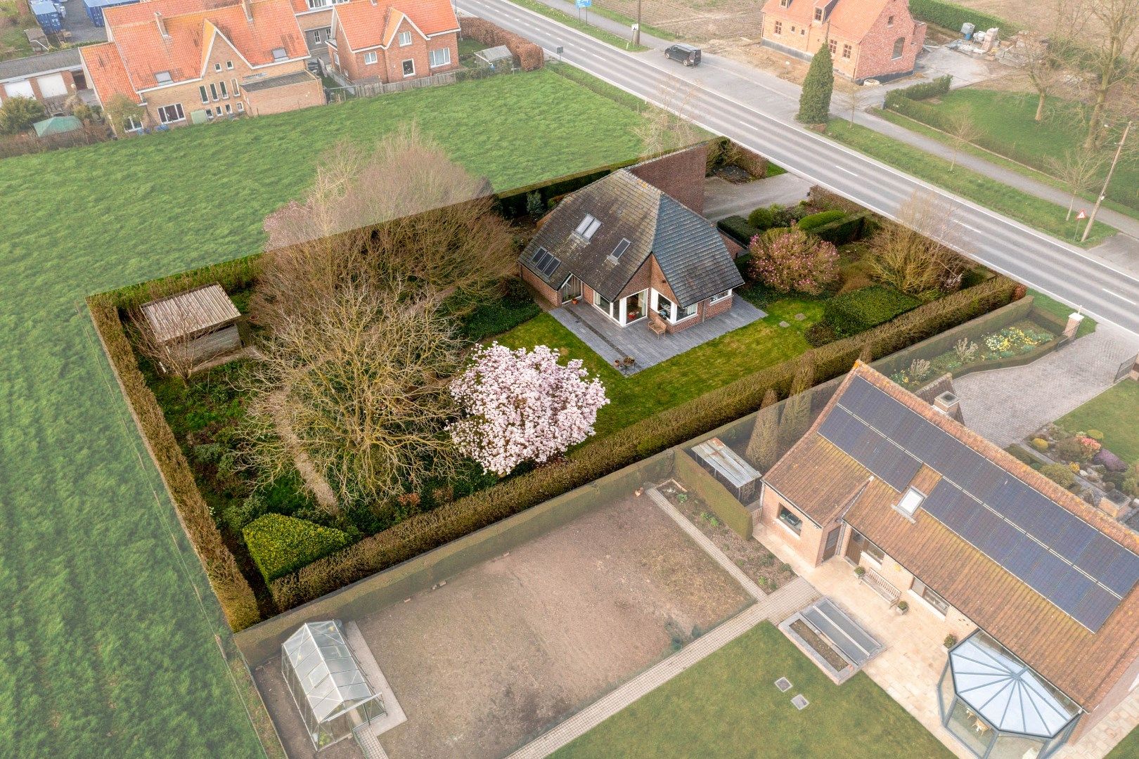 Instapklare villa met 5 slaapkamers op 1658 m²  foto 2