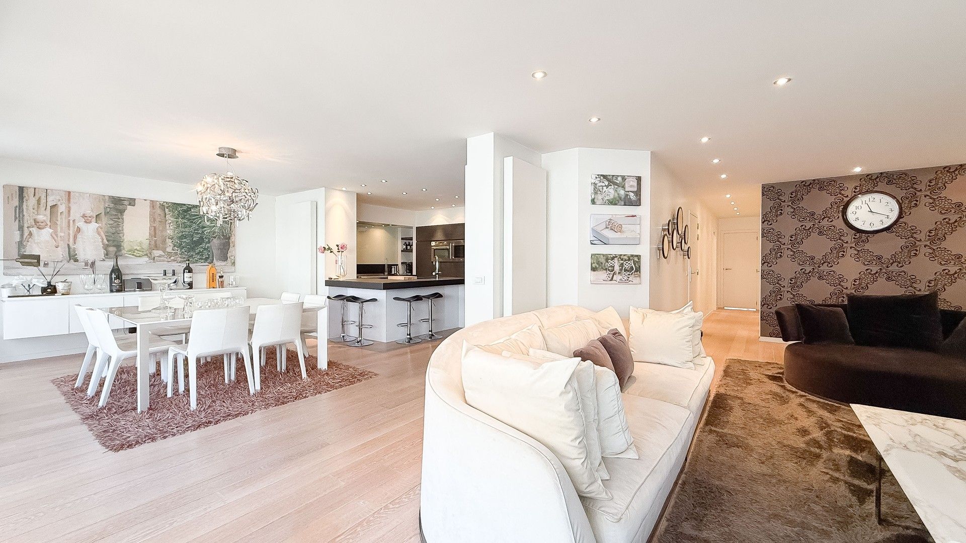 Ruim appartement van 163m² met 11 m² façade in de Dumortierlaan. foto 6