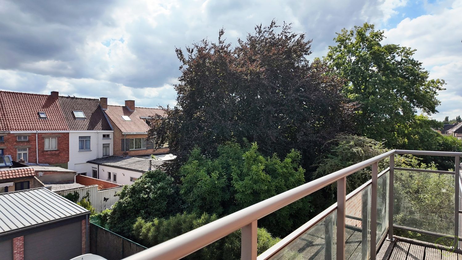 Charmant duplex-appartement met terras en garage nabij centrum Eeklo foto 12