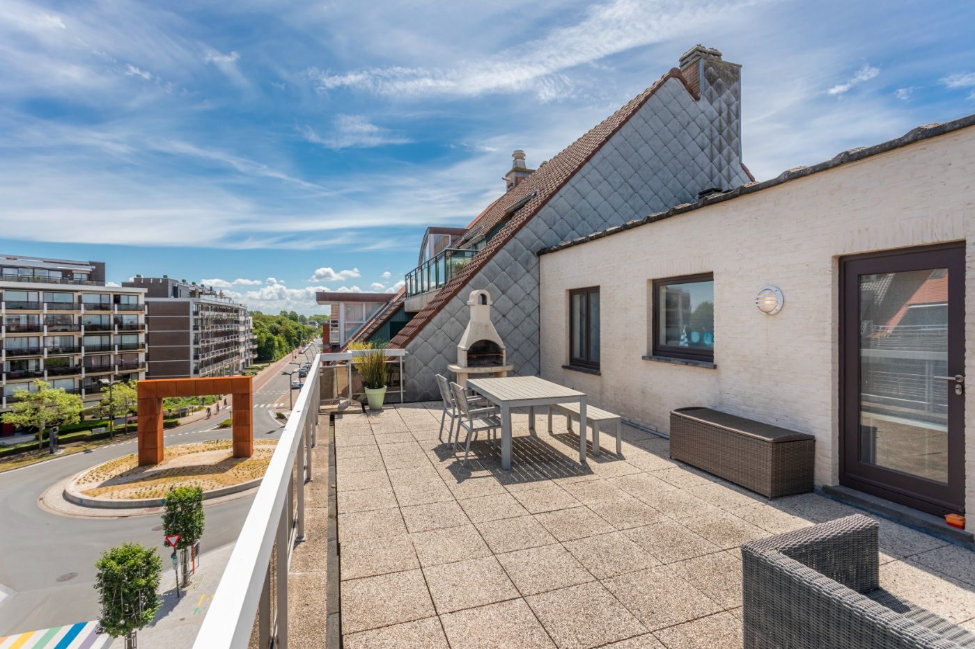 Centraal gelegen penthouse met 2 slaapkamers en zonnige terrassen foto 5