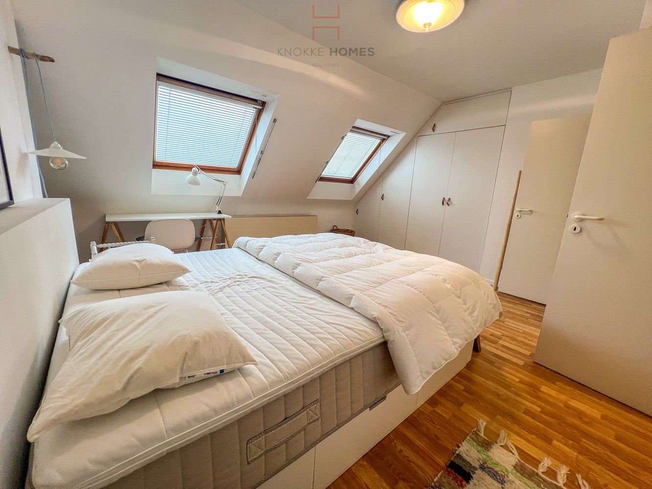 Ruime en gezellig gemeubelde vakantie-duplex met 2 mooie terrassen op de Van Bunnenlaan foto 11