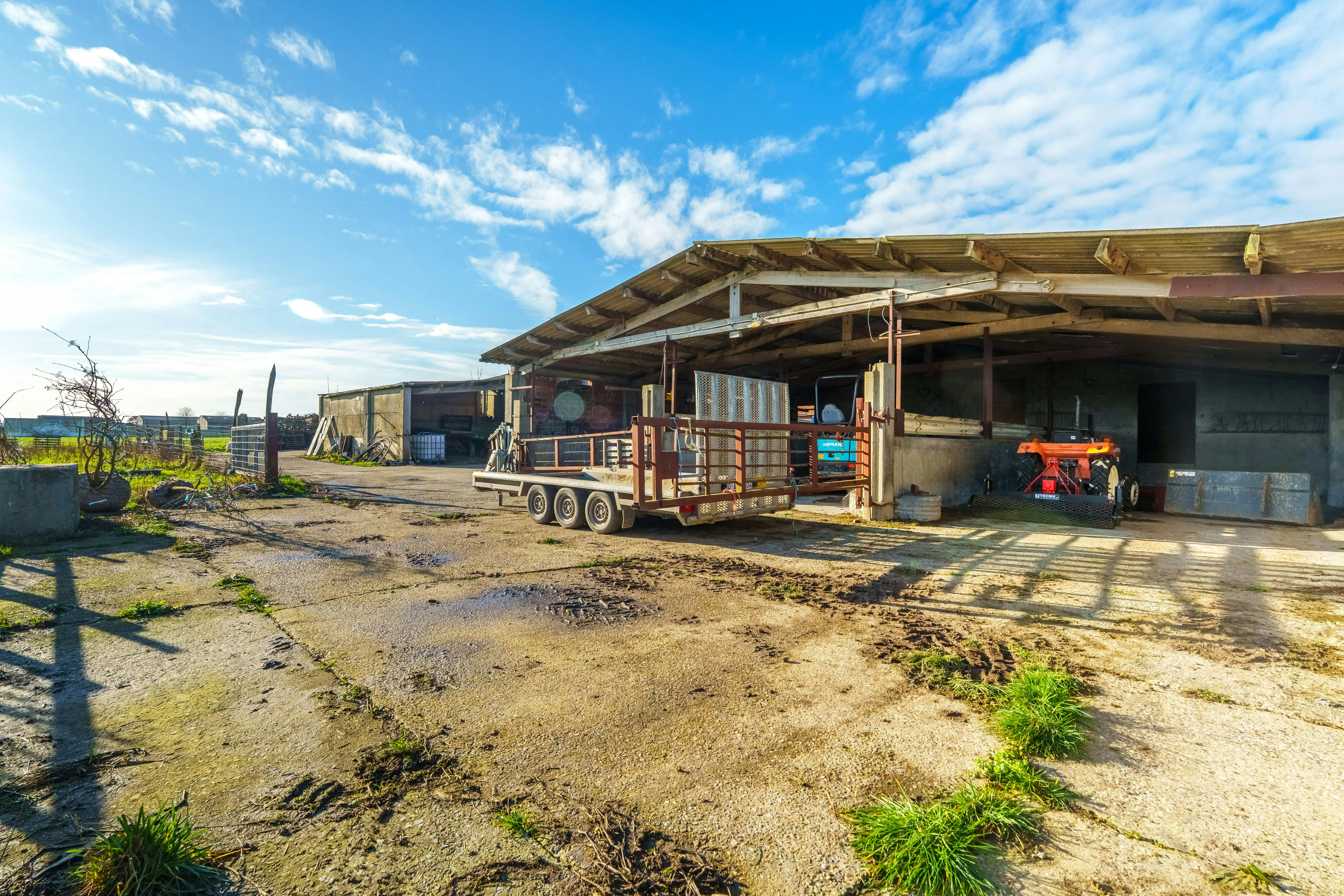 Authentiek te renoveren hoeve met uniek potentieel op bijna 3 hectare in Voormezele  foto 20