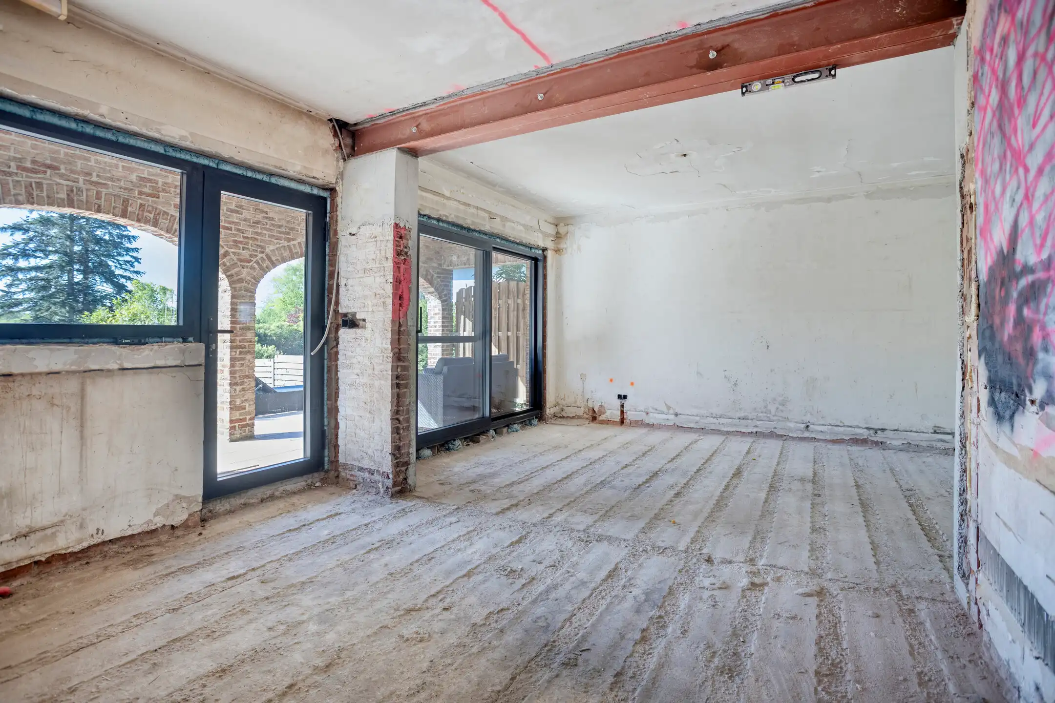 Te renoveren vrijstaande woning met veel potentieel foto 7