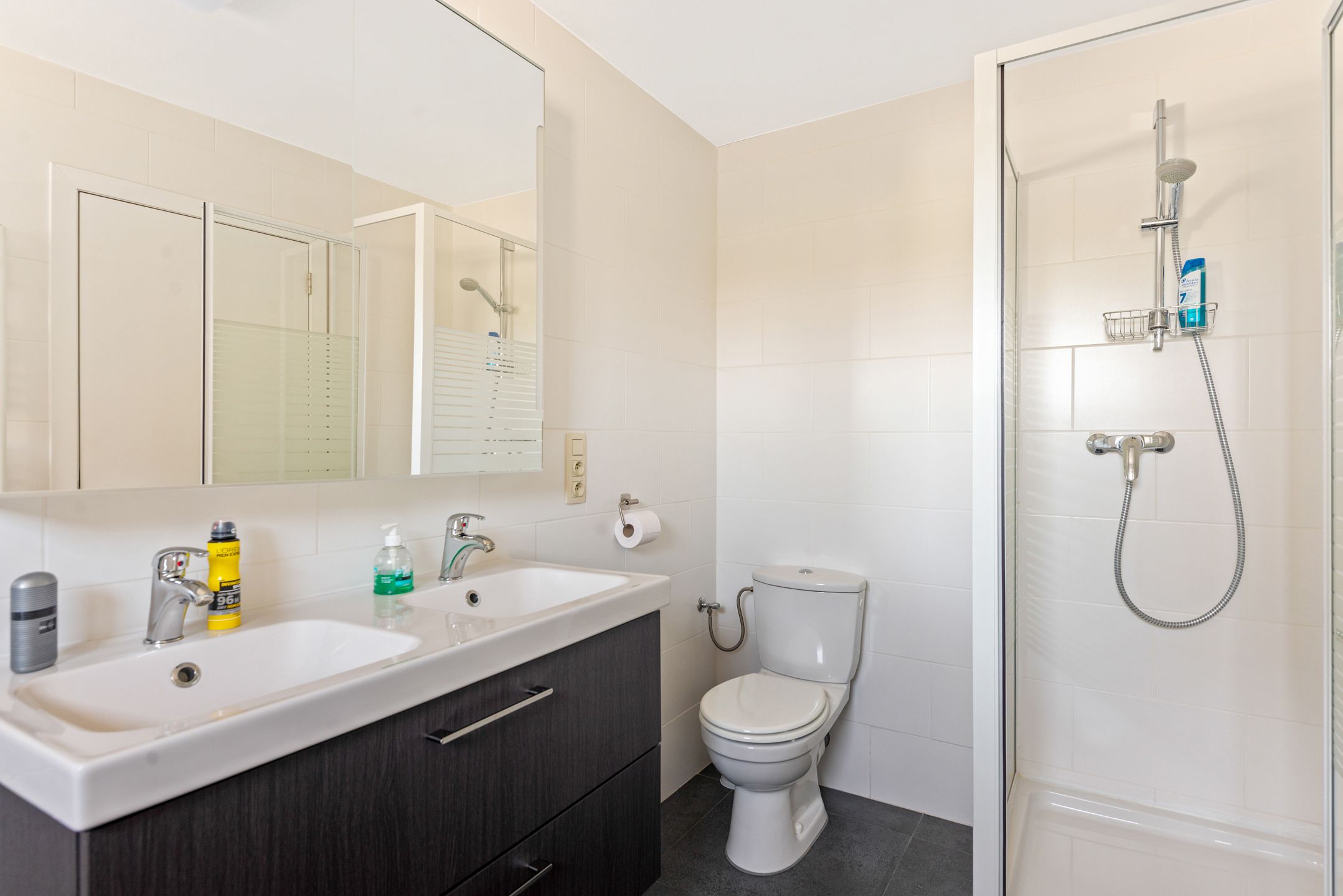 Recente drie-slaapkamerwoning te Boom foto 11