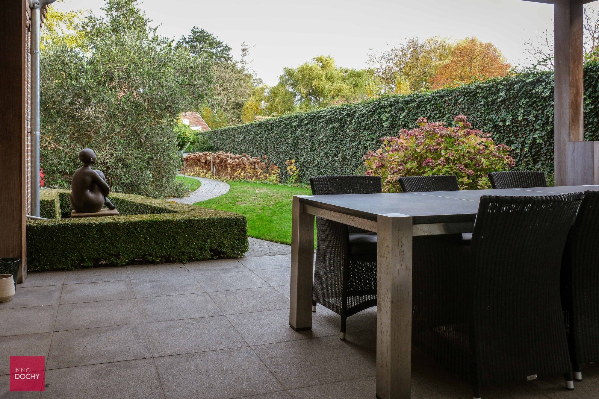 Standingvolle afgewerkte villa op rustige centrale ligging | doodlopend straatje foto 12