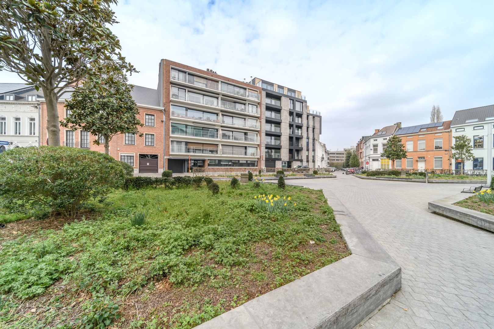 ()=>{if(producerUpdateValueVersion(node),producerAccessed(node),node.value===ERRORED)throw node.error;return node.value} Bauwensplein 1 - 9300 Aalst (9300)