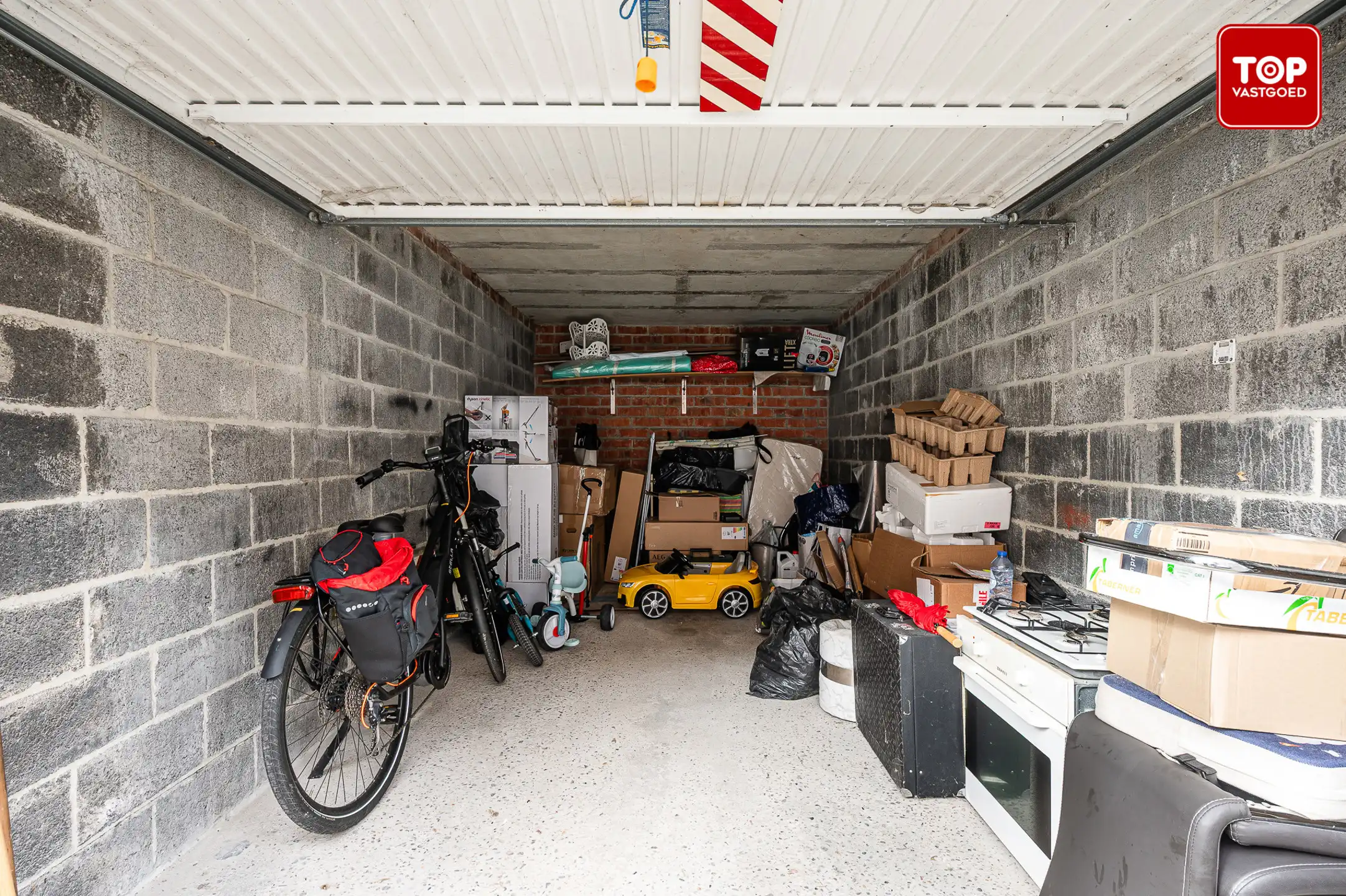 2-slaapkamer appartement met garage. foto 16