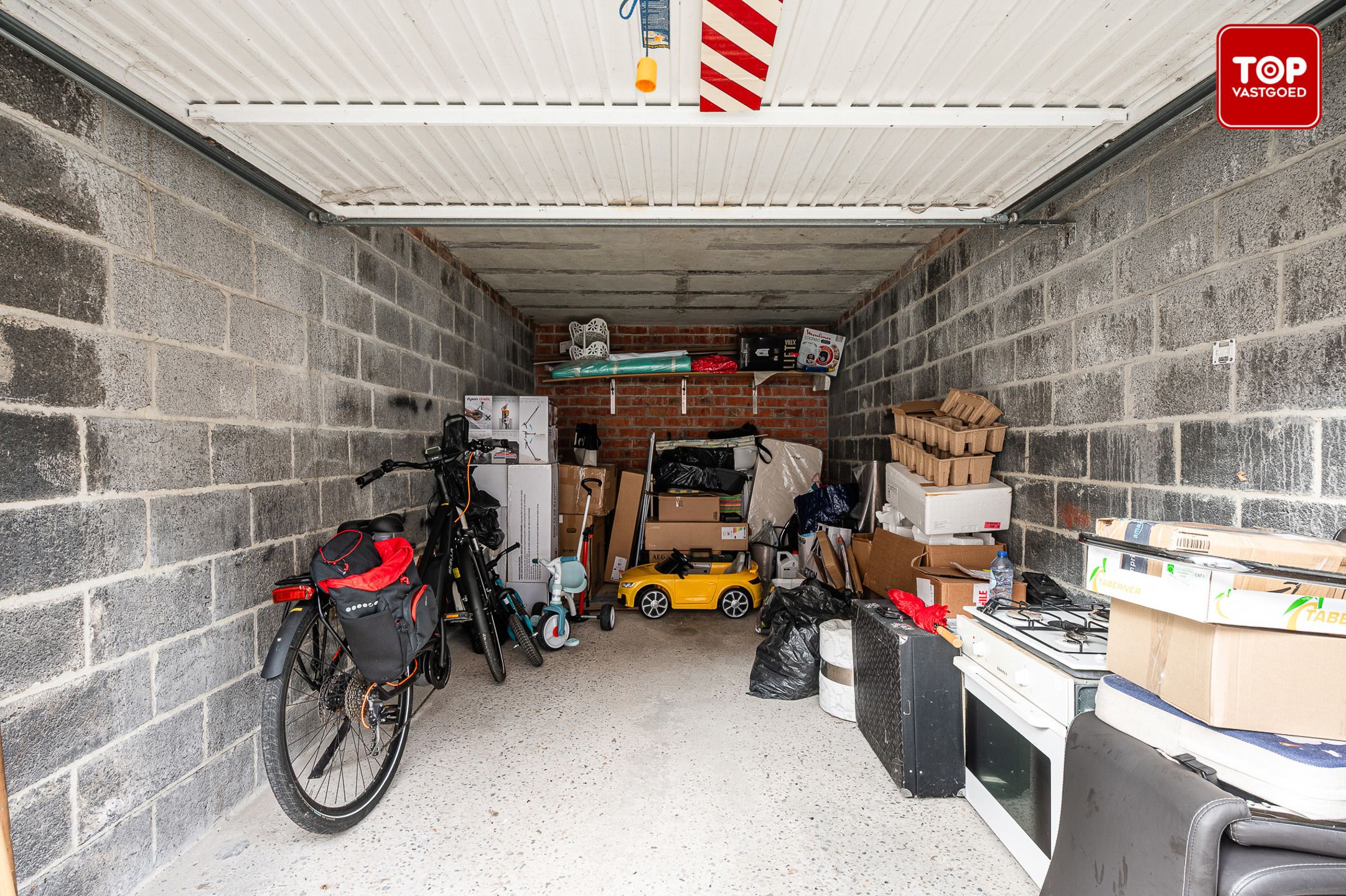 2-slaapkamer appartement met garage. foto 16