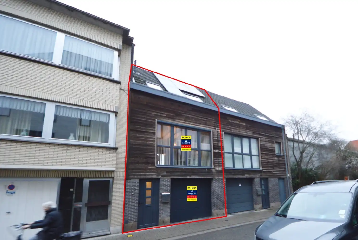 INSTAPKLARE WONING MET GARAGE EN 2 SLAAPKAMERS foto {{pictureIndex}}