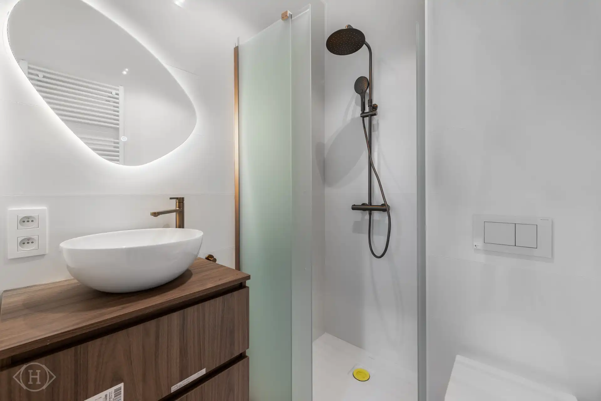 Exclusieve studio met balkon op Bondgenotenlaan foto 9