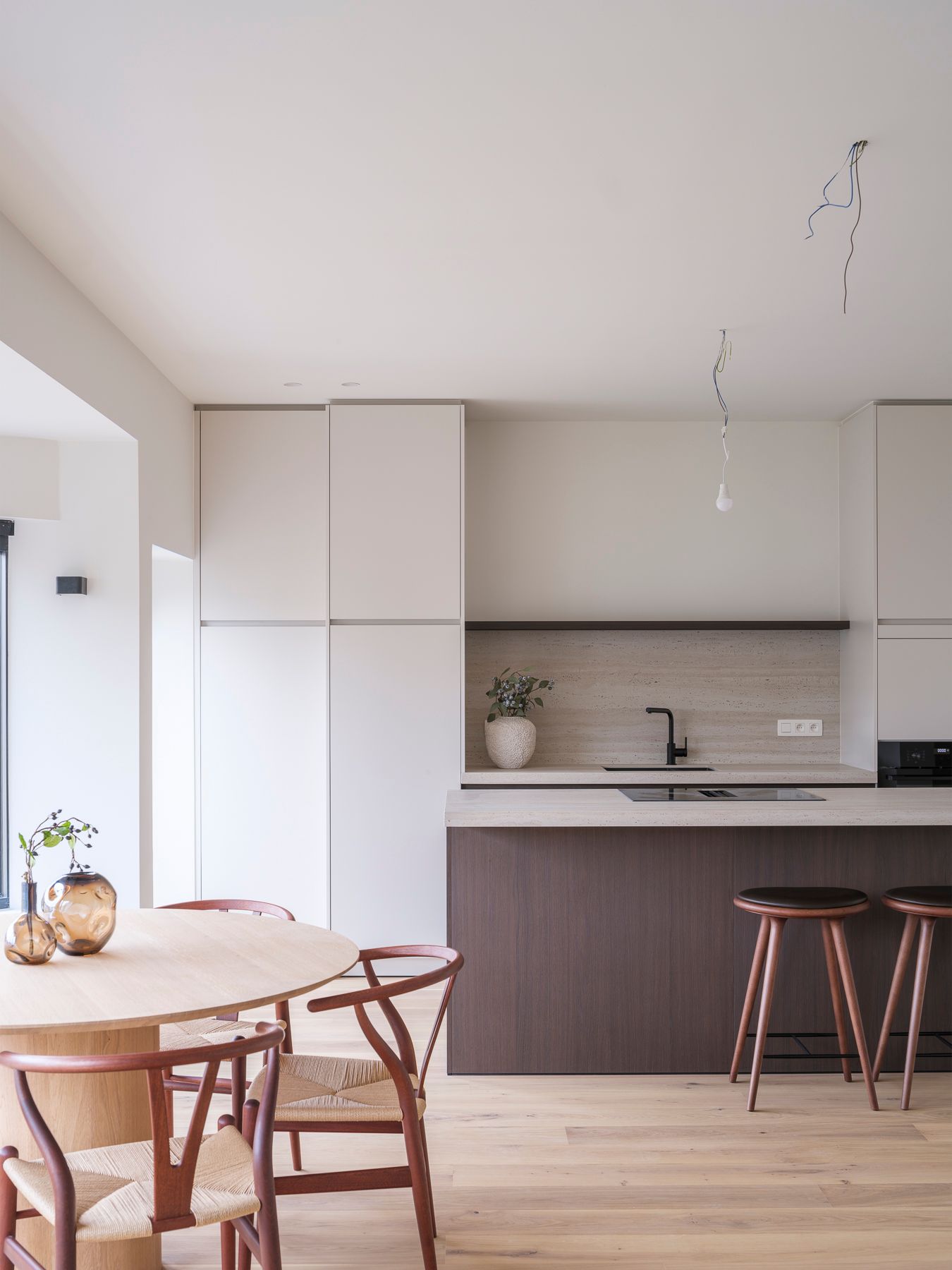 Ruim en luxueus drie slaapkamer appartement aan de Stropkaai foto 8