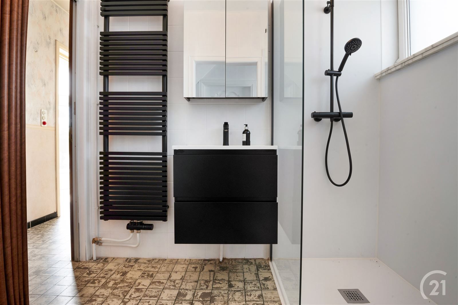 Instapklare woning met zonnige tuin en vlotte bereikbaarheid foto 9