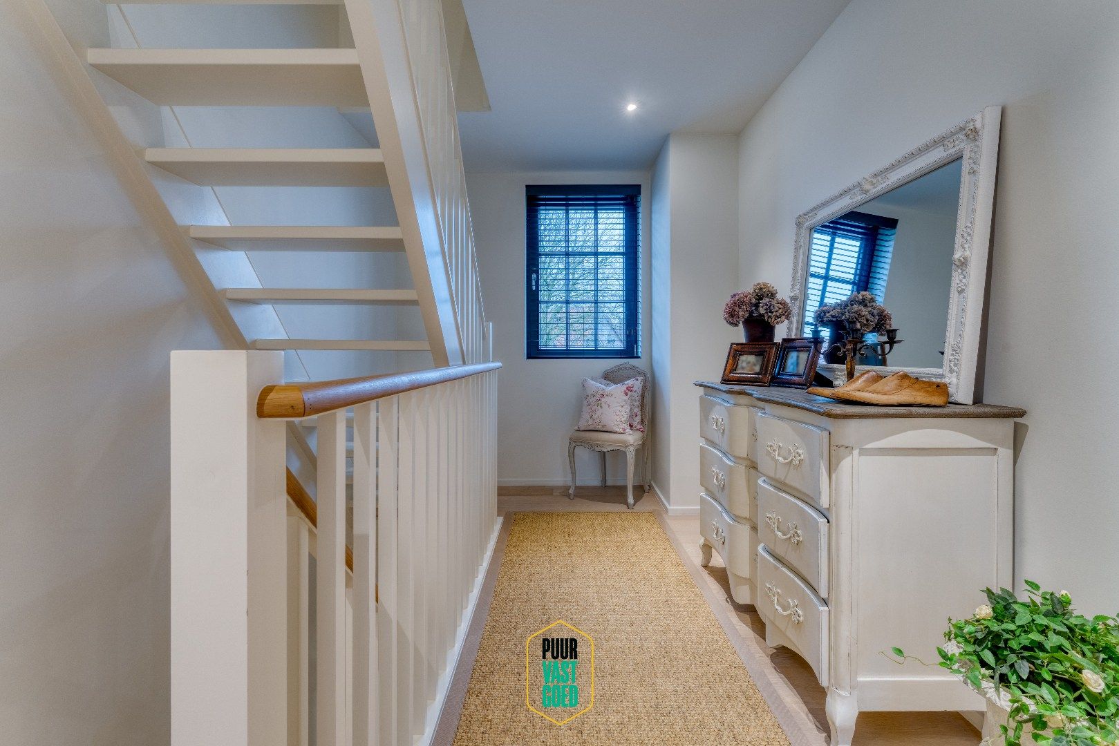 Recente, perfect afgewerkte, halfopen ruime Knokse Villa  foto 14