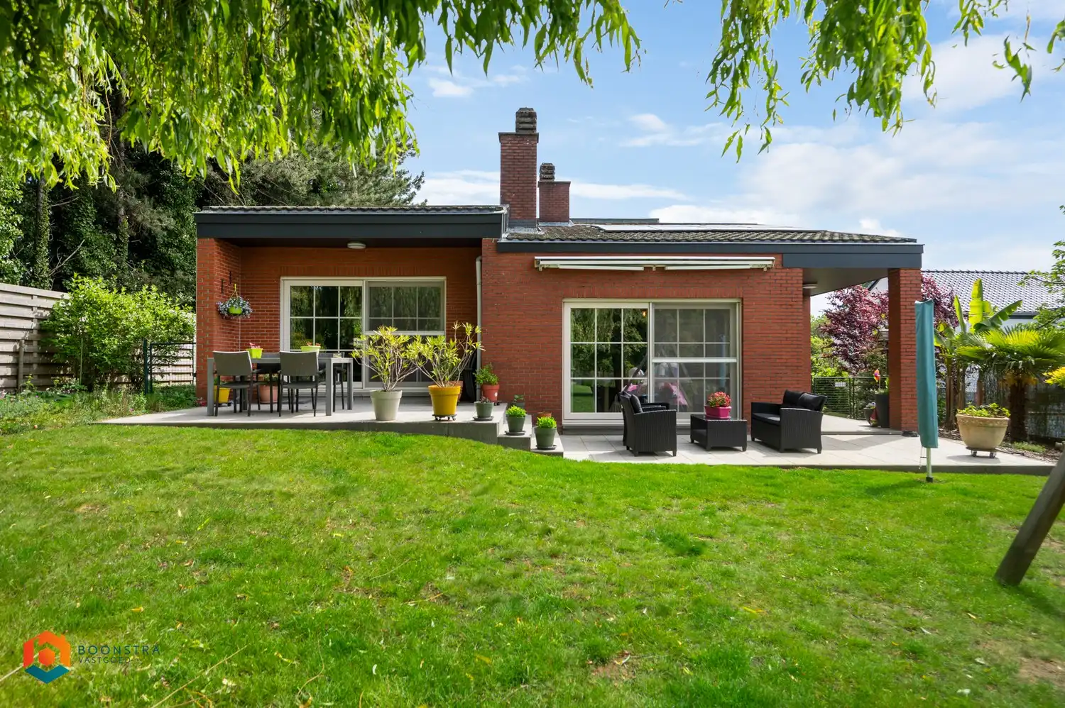 Woning met 3 slpkrs en tuin op perceel van 1617 m² foto 3