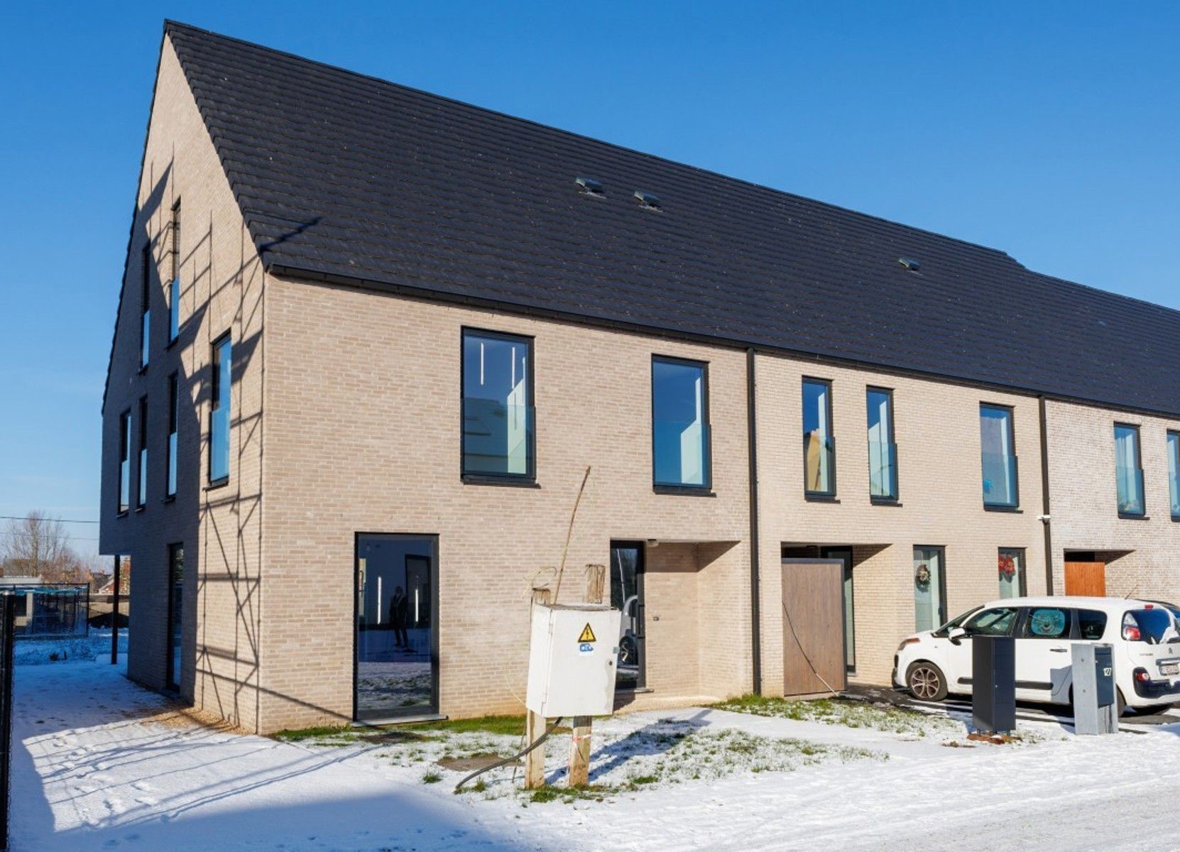 Ruime nieuwbouwwoning foto 2