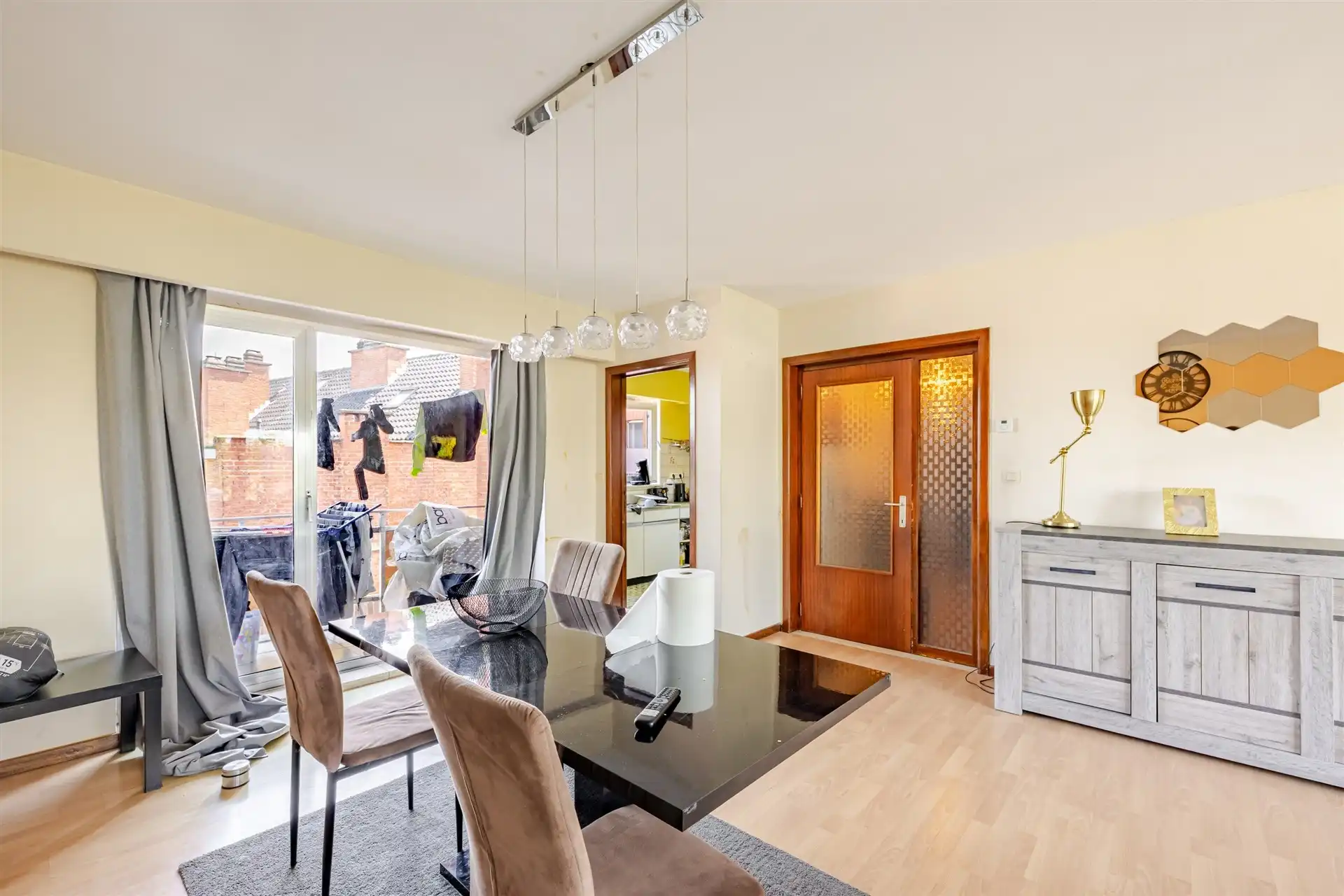 Ruim appartement met 2 slaapkamers in Sint-Niklaas foto 4