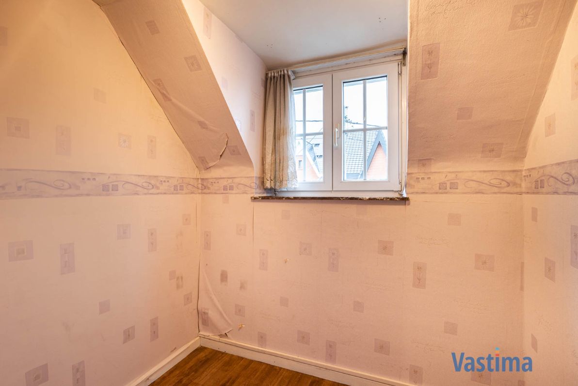 Te renoveren, halfopen woning met zuid gerichte tuin foto 18