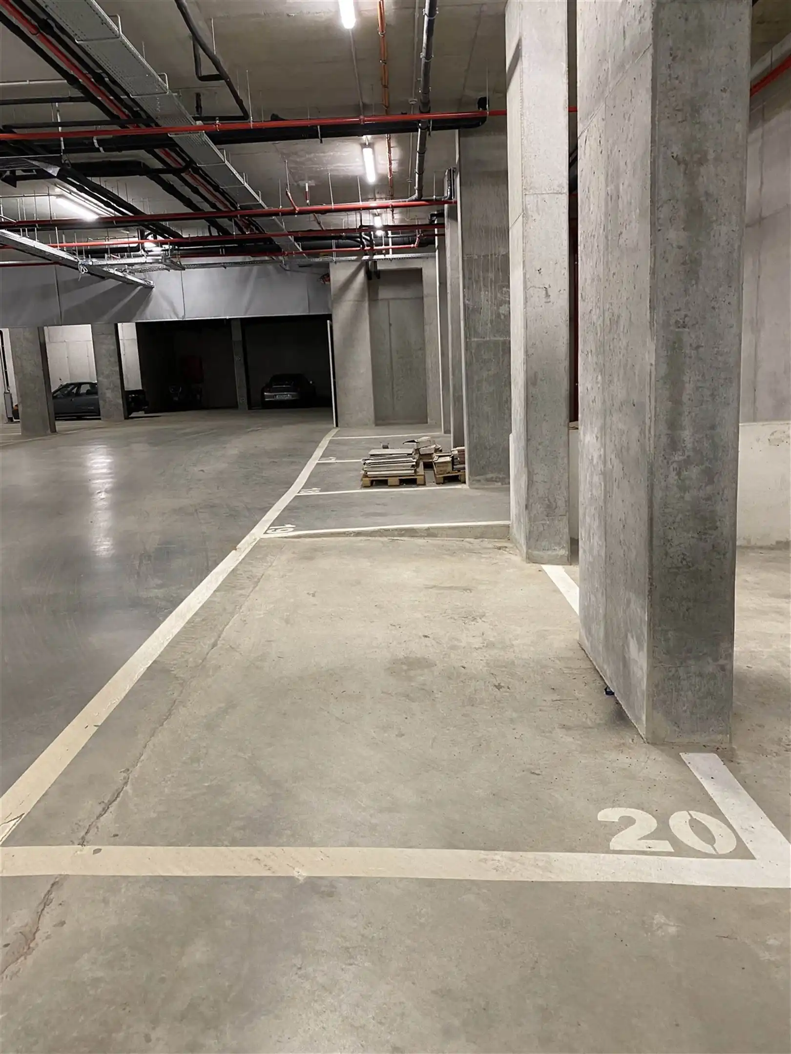 Autostaanplaats aan het Eilandje foto 5