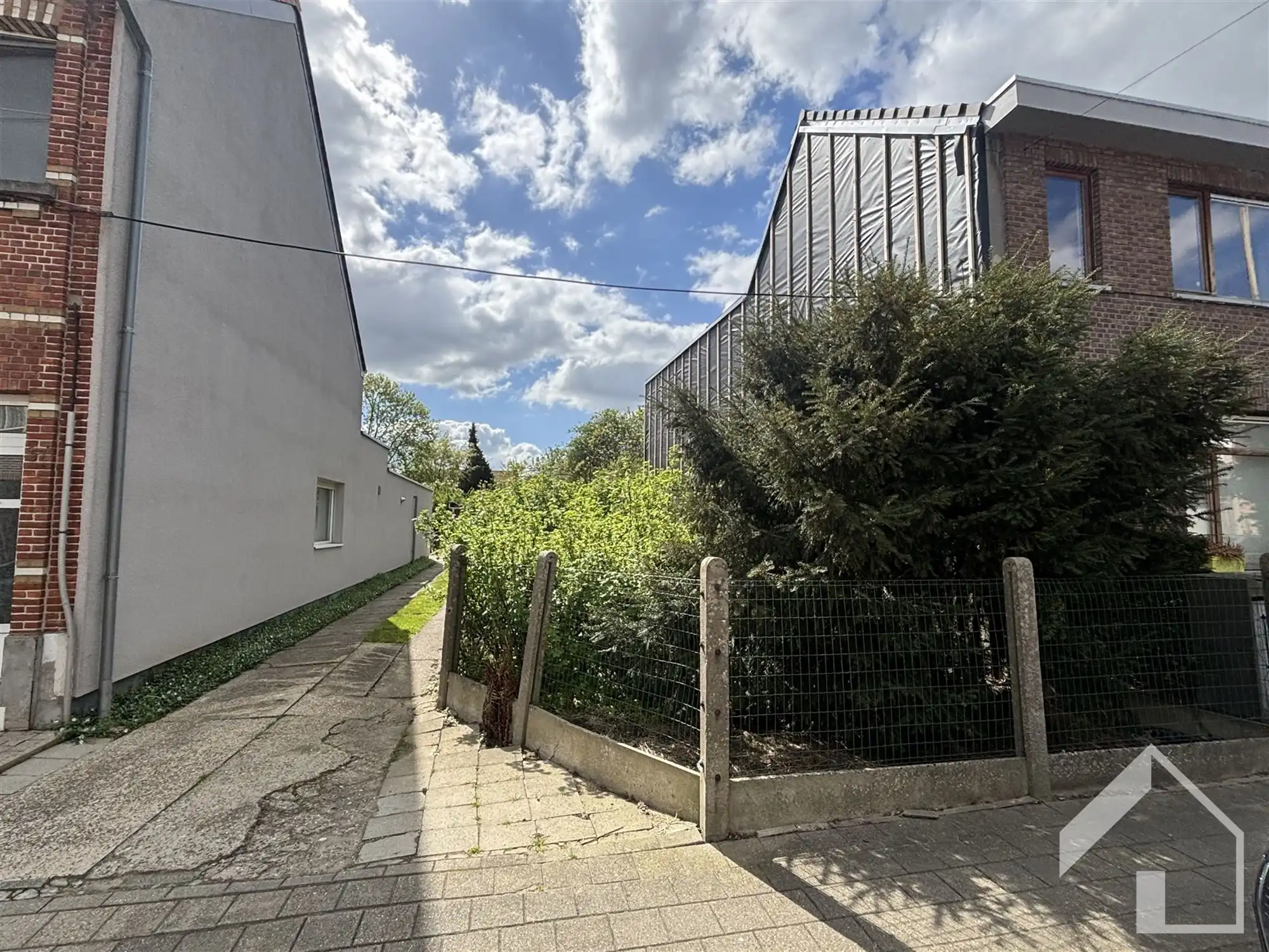 Projectgrond in centrum van Ranst foto {{pictureIndex}}