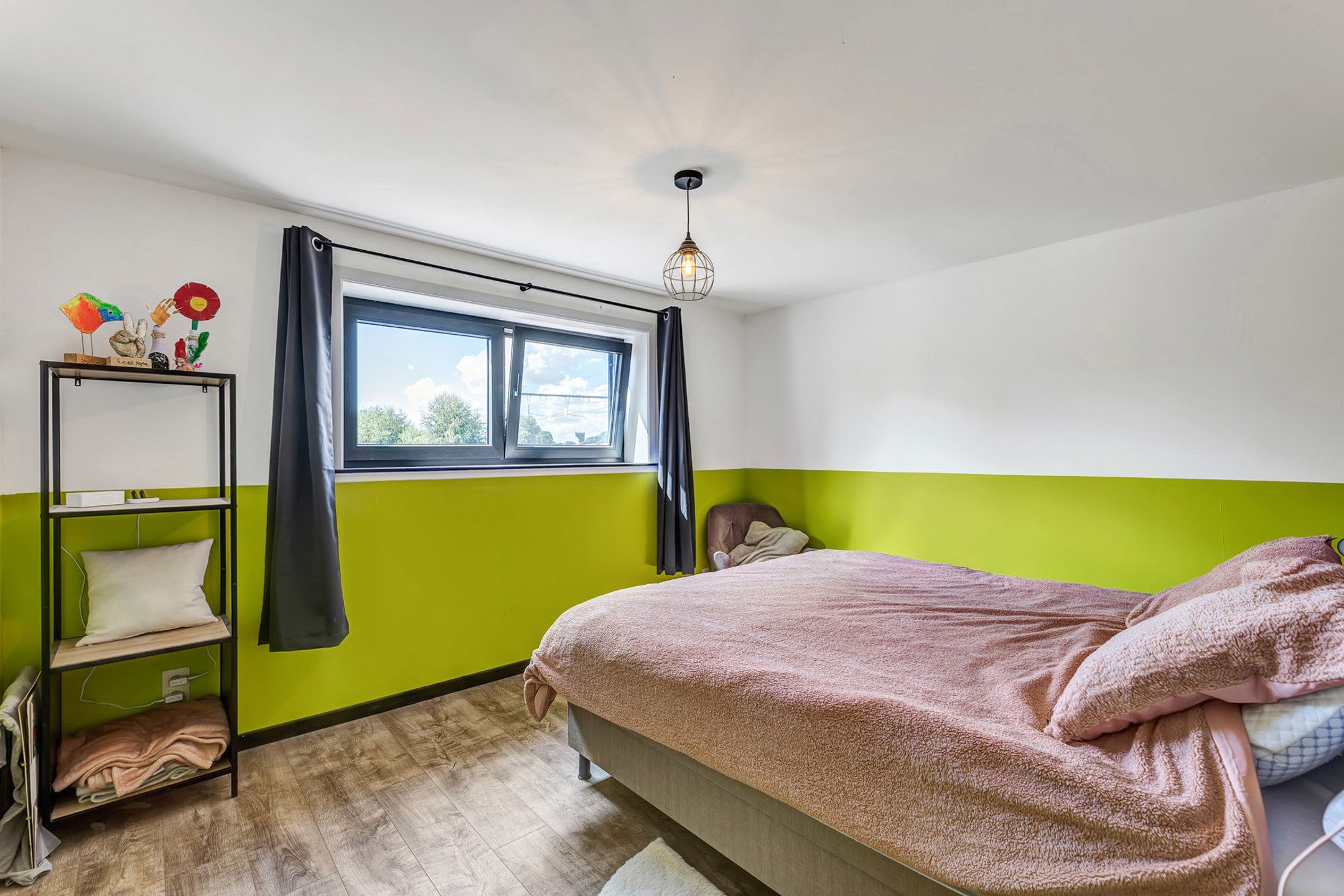 Instapklare woning met garage en ruime tuin foto 14