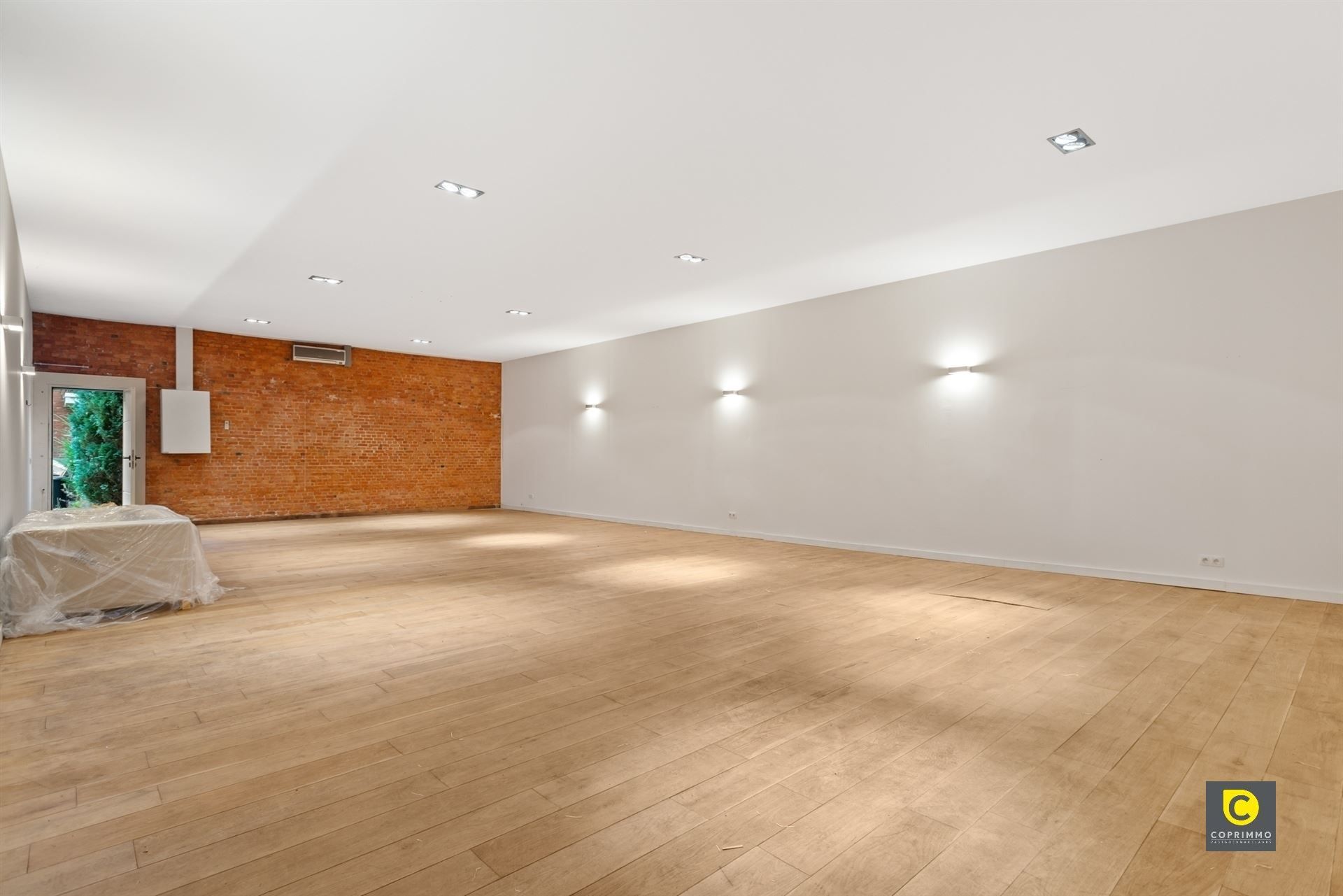 Unieke woning met 450 m² magazijn & showroom foto 7