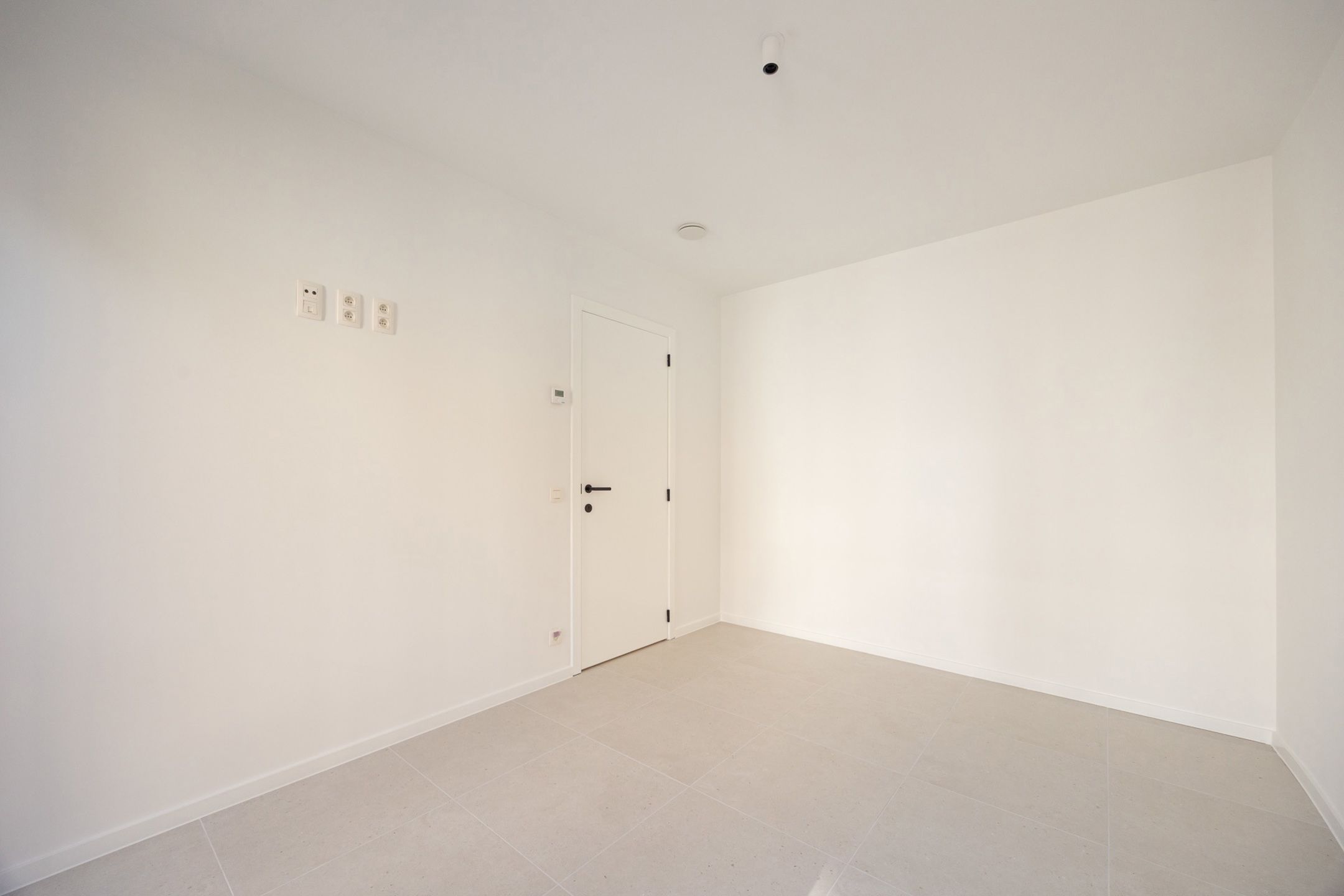 Modern en lichtrijk nieuwbouwappartement met 2 slaapkamers foto 5