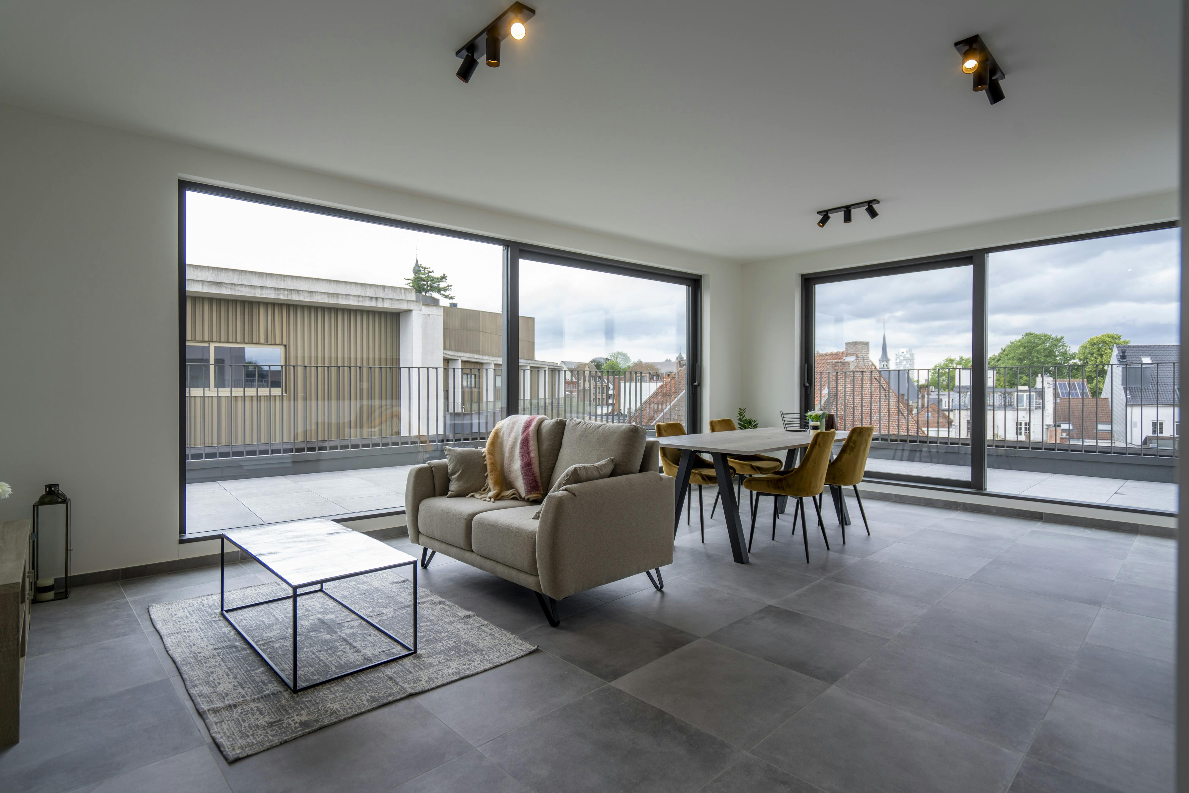 Instapklaar dakappartement / penthouse te koop in het centrum foto 25