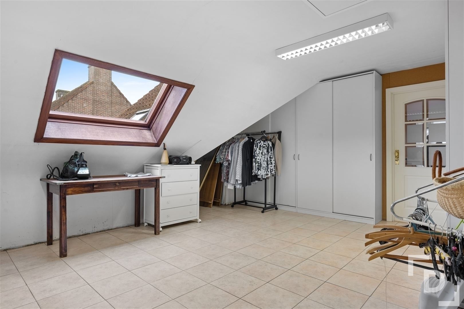 Ruime en energiezuinige villa te koop in Poperinge foto 26