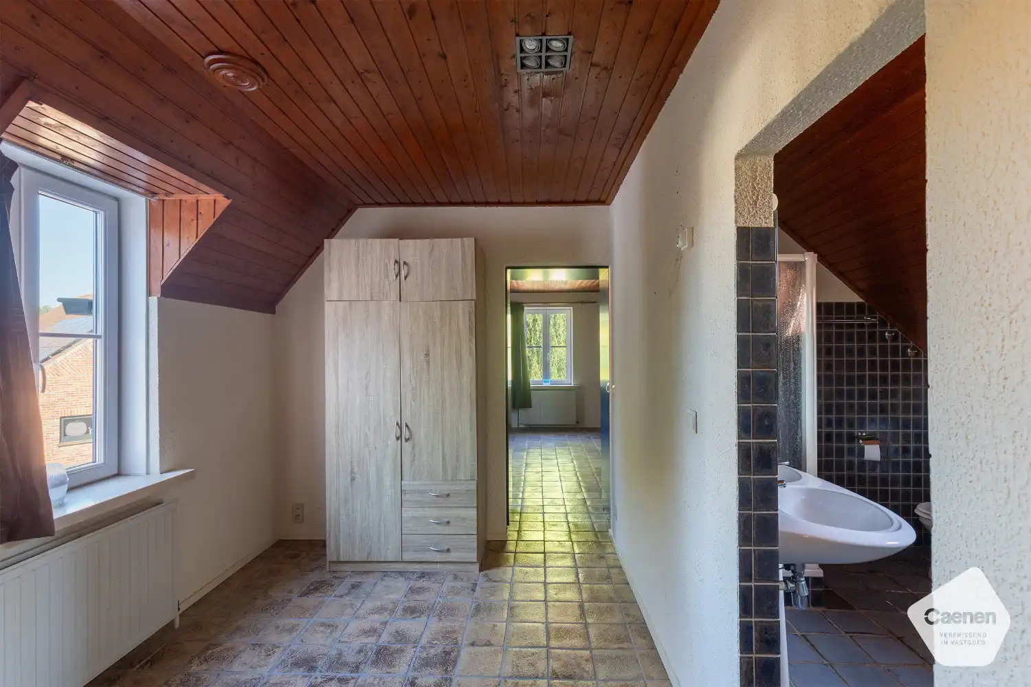 Te renoveren villa met 3 slaapkamers, 2 badkamers, sauna en ruime tuin foto 11